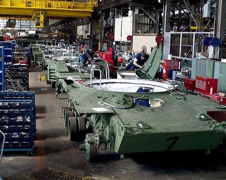 Cơ sở lắp ráp MBT Abrams ở Ai Cập. Ảnh: blogs.wickedlocal.com